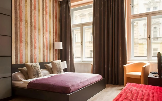 Royal Court Apartments