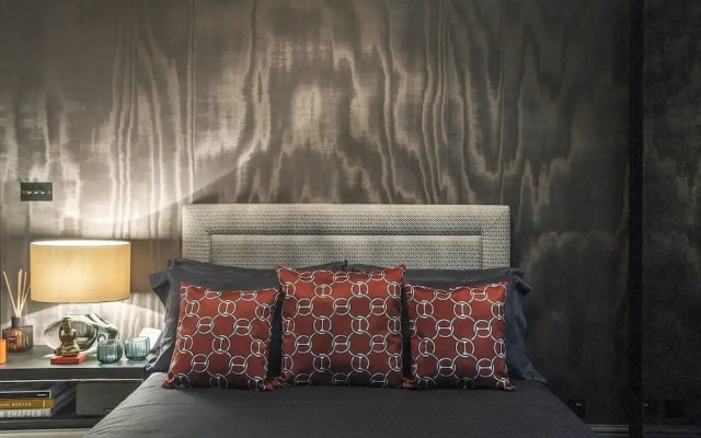 Luxury Apartment at Cadogan Square I