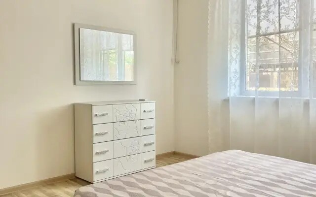 Дом с бассейном на Восточной 50Б