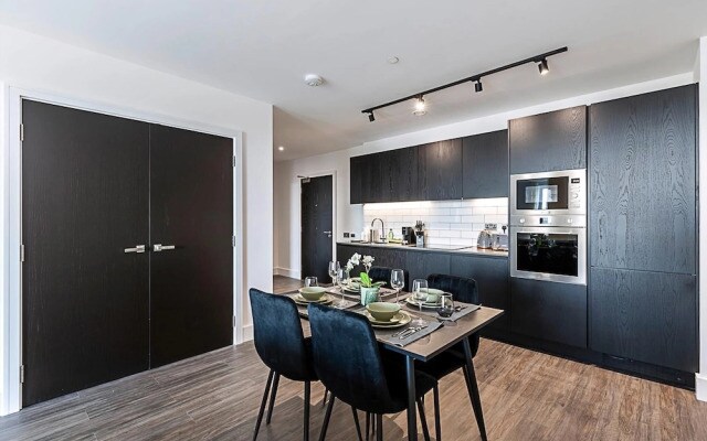 Sky-high Apartment With Modern Decor