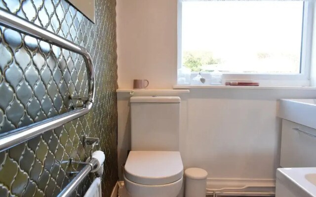 Spacious and Stylish 3 Bedroom Family House