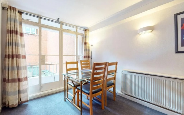 Hertford Court