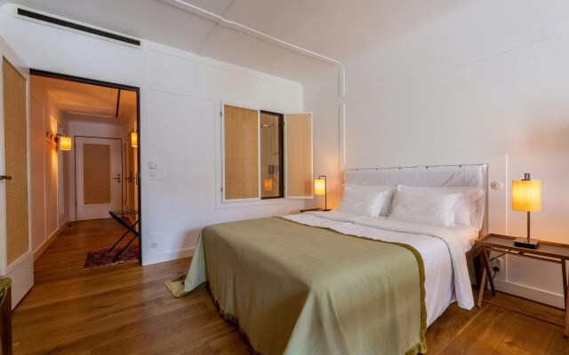 Louis Hotel