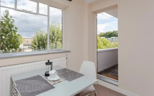 Spacious 2 Bedroom Apartment Near Hampstead Heath