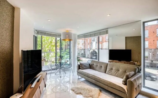 Stylish 1bdr Apt W/balcony, Near Victoria Station