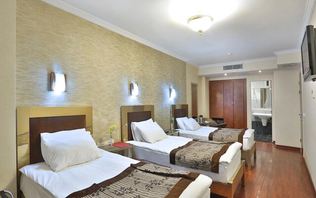 Grand Madrid Hotel