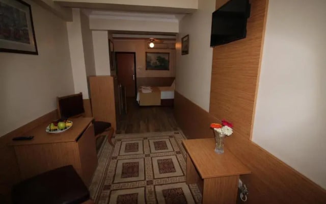 Kadikoy Otel Konak
