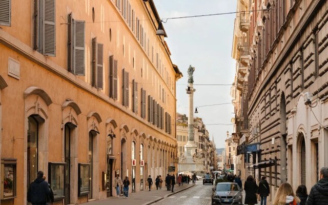 The Couper Piazza di Spagna