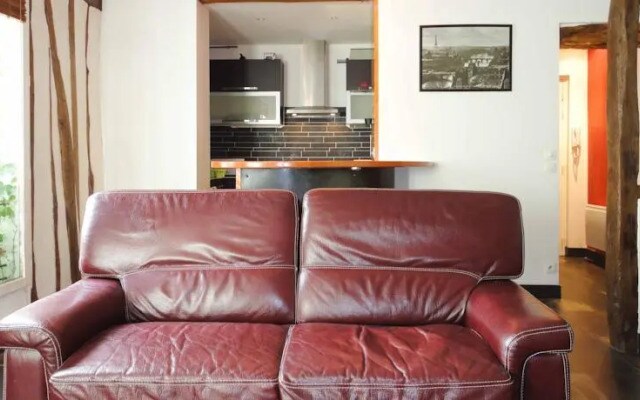 Studio in Bustling St Maur / Oberkampf Area