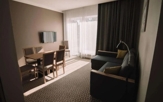 Merepargi ApartHotel & Cafe