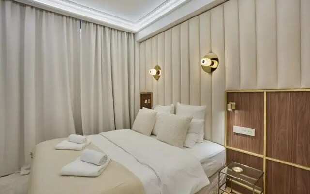Elegant Flat Matignon Avenue Faubourg St Honore