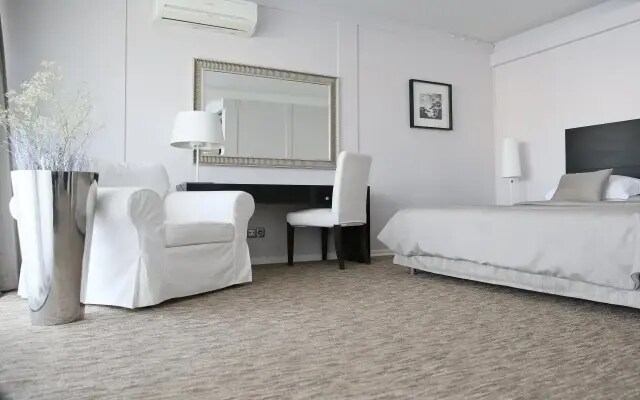 Royal Beach Hotel