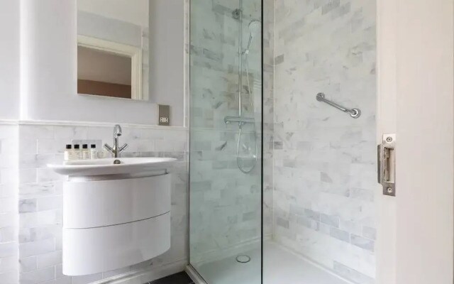 Drury Lane II by Onefinestay