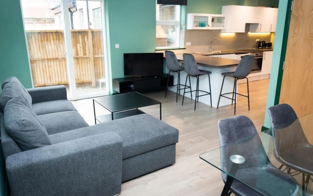 Clapham Road Apartment