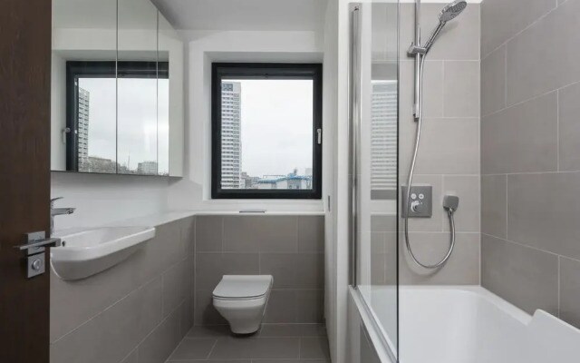 Bi-Level 2BR in King's Cross by Sonder