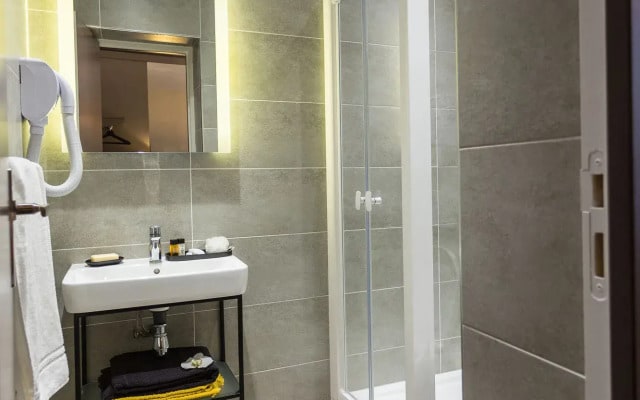 Pratic Hotel