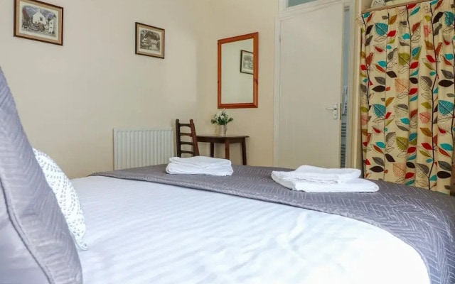 Mews Apartment