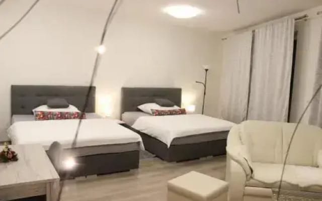 Element Prag Airport Apartment