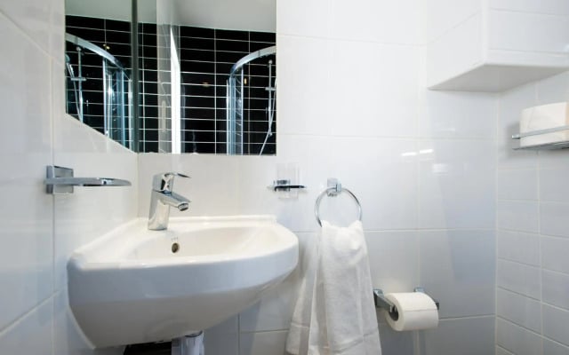 Marble Arch Inn Hotel