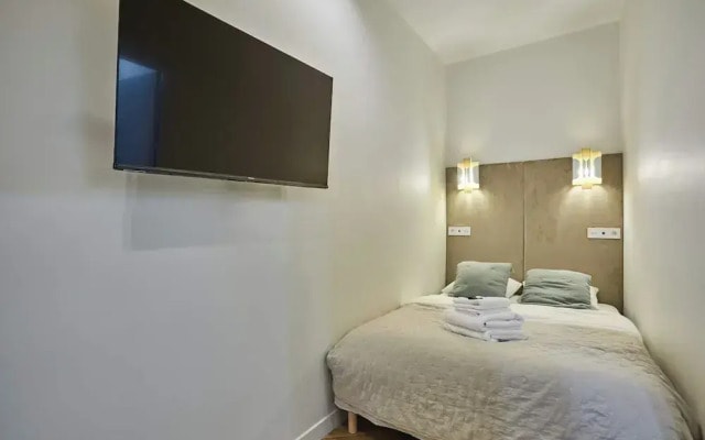 Spacious Apartment With AC - Center of Paris