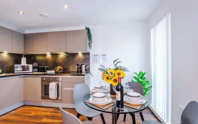 NEW Stunning 2 Bed Flat in Manchester Sleeps 4