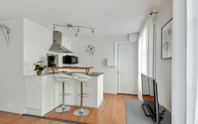 3 people apartment - Paris center by Weekome