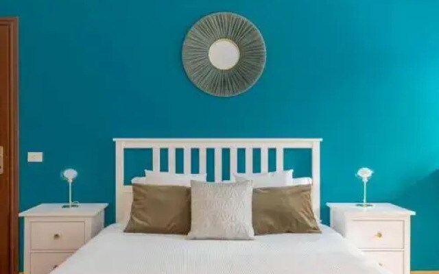 Iflat Spanish Steps Blue Apartment