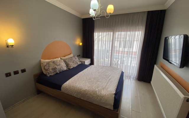 Omar Suite 360