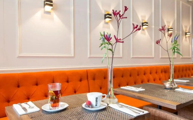 The Amsterdam Canal Hotel