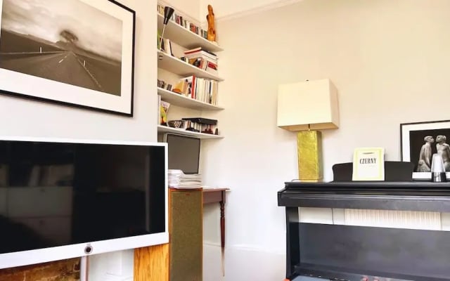 Lovely 3-bed Apartment & Garden & dog Friendly