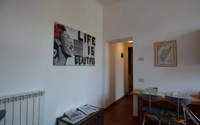 Spanish Steps Corner - Belsiana Apartment