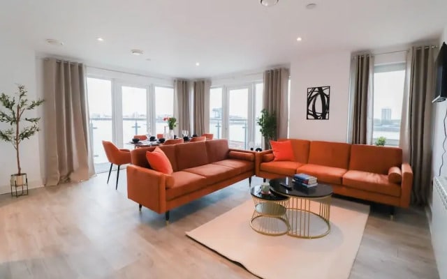 Stunning Riverside Apartment