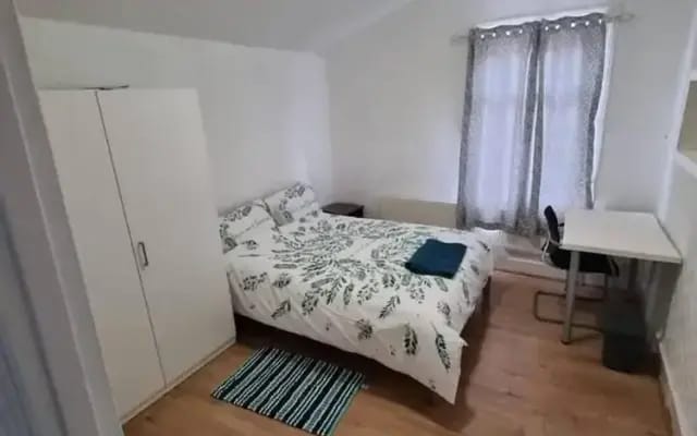Lovely 5-bed House in London