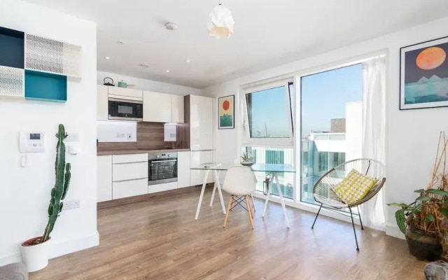 Lovely Studio Flat w/ Terrace in Southeast London