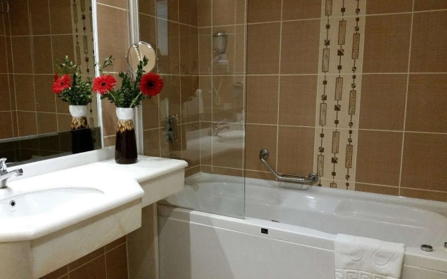 Adela Hotel