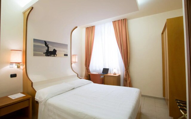 Crosti Hotel
