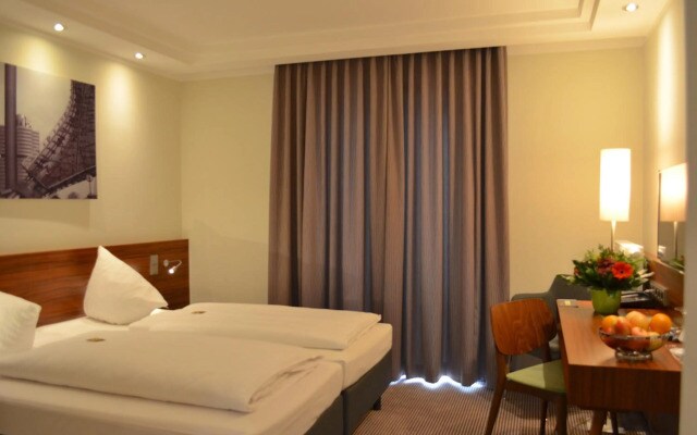Augusten Hotel