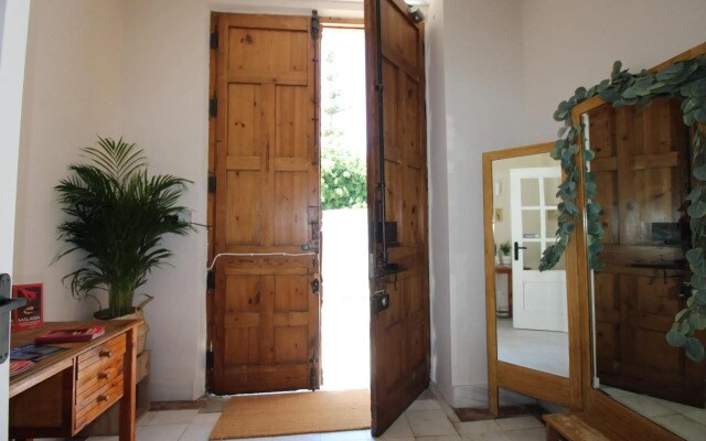 Las Acacias Hostal Restaurante