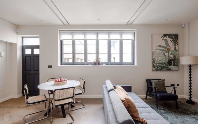 Parkside House - Regent's Park - by Frankie