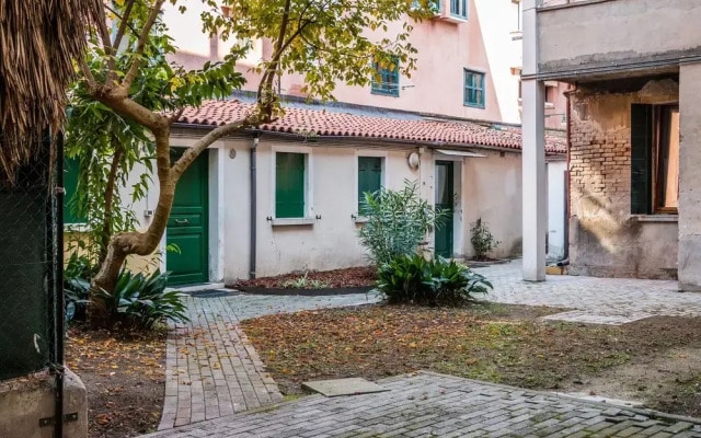 The Love Hut by Santa Lucia Station
