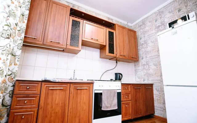 Vesennjaja 6 Trehkomnatnye apartamenty rjadom s Naberezhnoj