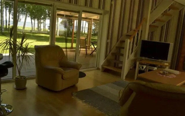 Mere Holiday House