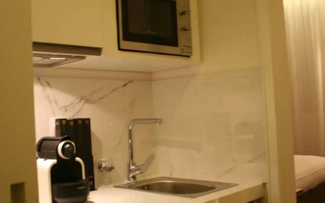 Cirque Deluxe Studio Apartment