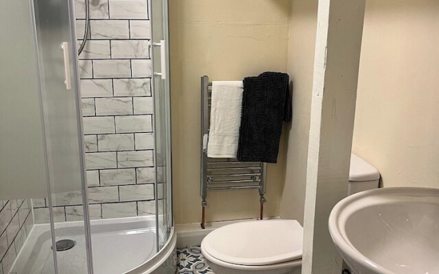 Derby House - Perfect for Contractors/groups