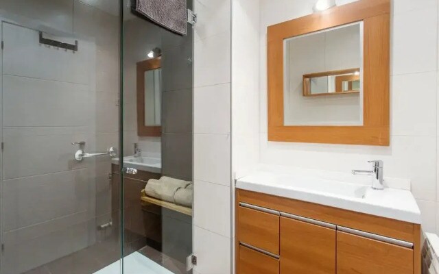Centric Apartment Fira