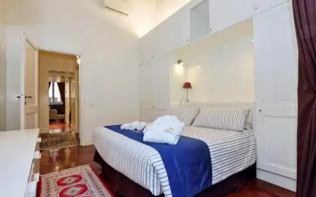 Pantheon Lyuxury Apartment