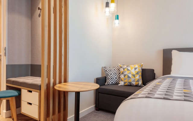 Holiday Inn London Heathrow - Bath Road by IHG