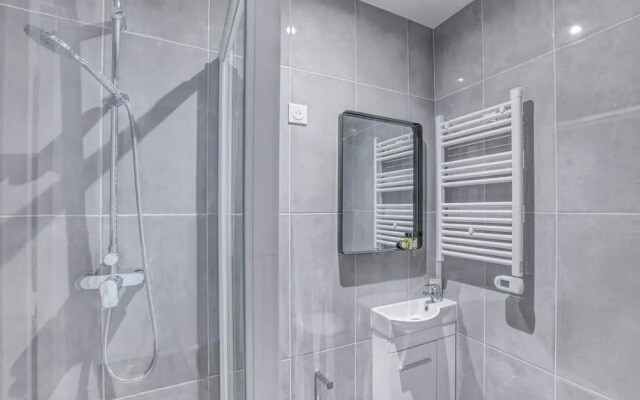 Stunning 3BR Home in the Heart of 10th Arr. Paris!