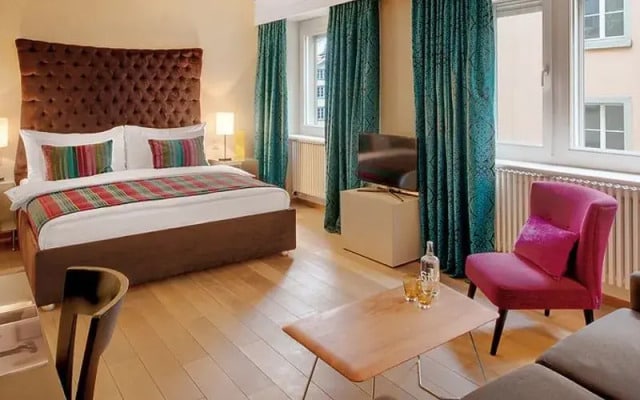 Alpha Suit Otel