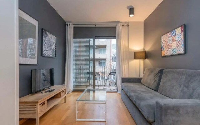 Modern and bright apartment in Eixample 3-2